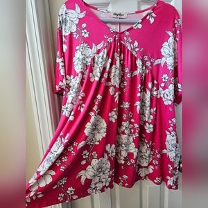 HAPTICS By Holly Harper Womens Short sleeved modest v-neck floral top babydoll